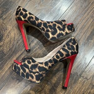 Betsey Johnson Leopard Print Platform Heels 5" Tall Stiletto Shoes Size 5.5